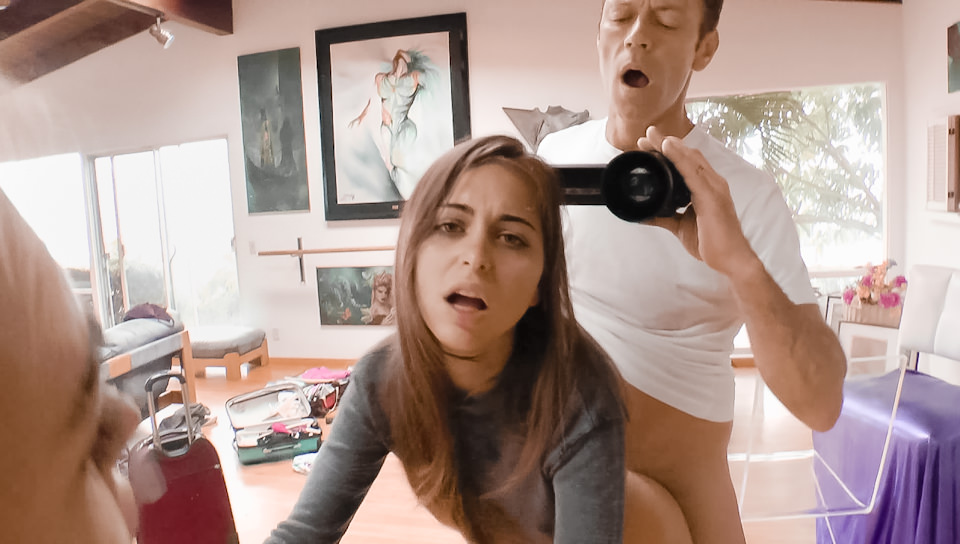 BONUS-Rocco’s Coming In America (Riley Reid, Rocco Siffredi)