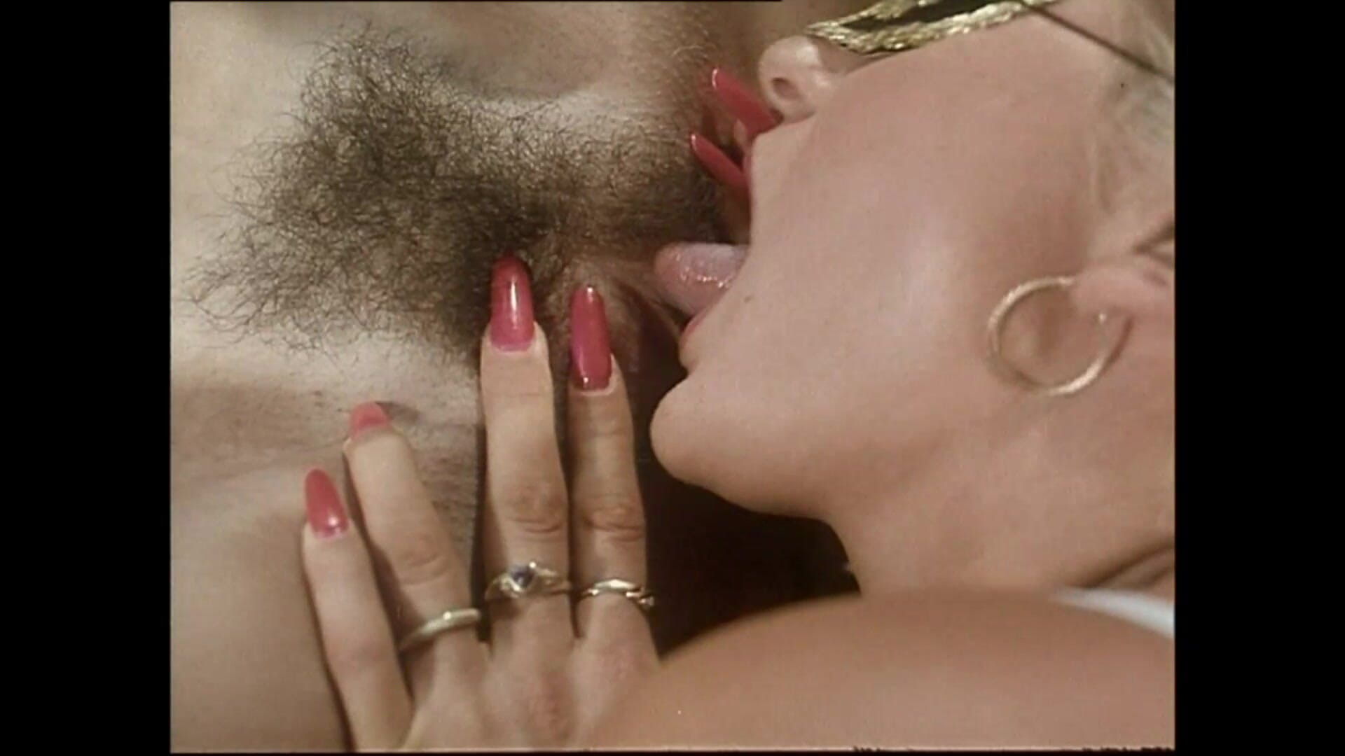 Vintage Orgy for Two Masked MILFs and Milly D’abbraccio Fucked and Cummed in Mouth by Big Cocks (Rocco Siffredi and Friends #3193435)